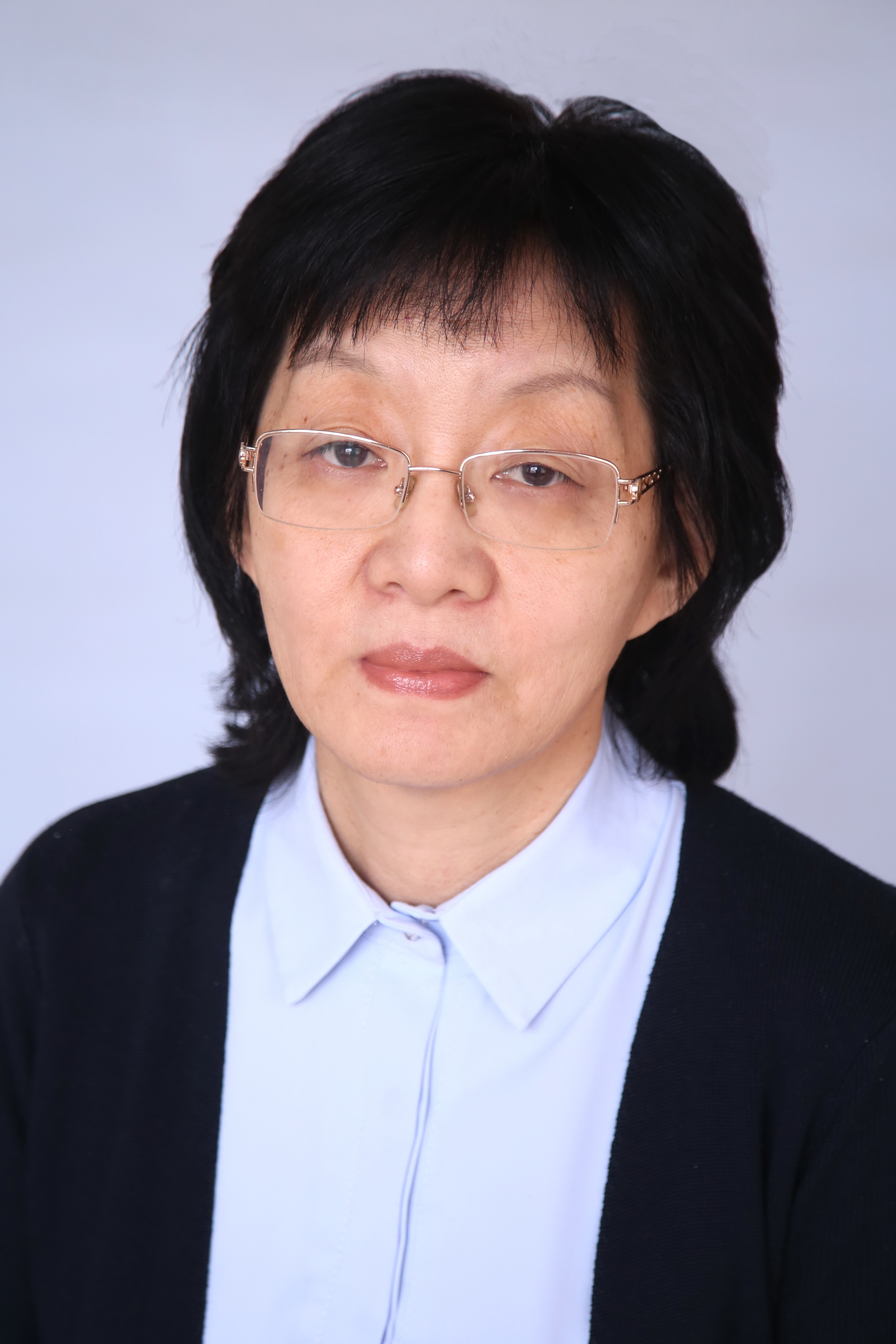 Ким Лира Иннокентьевна.